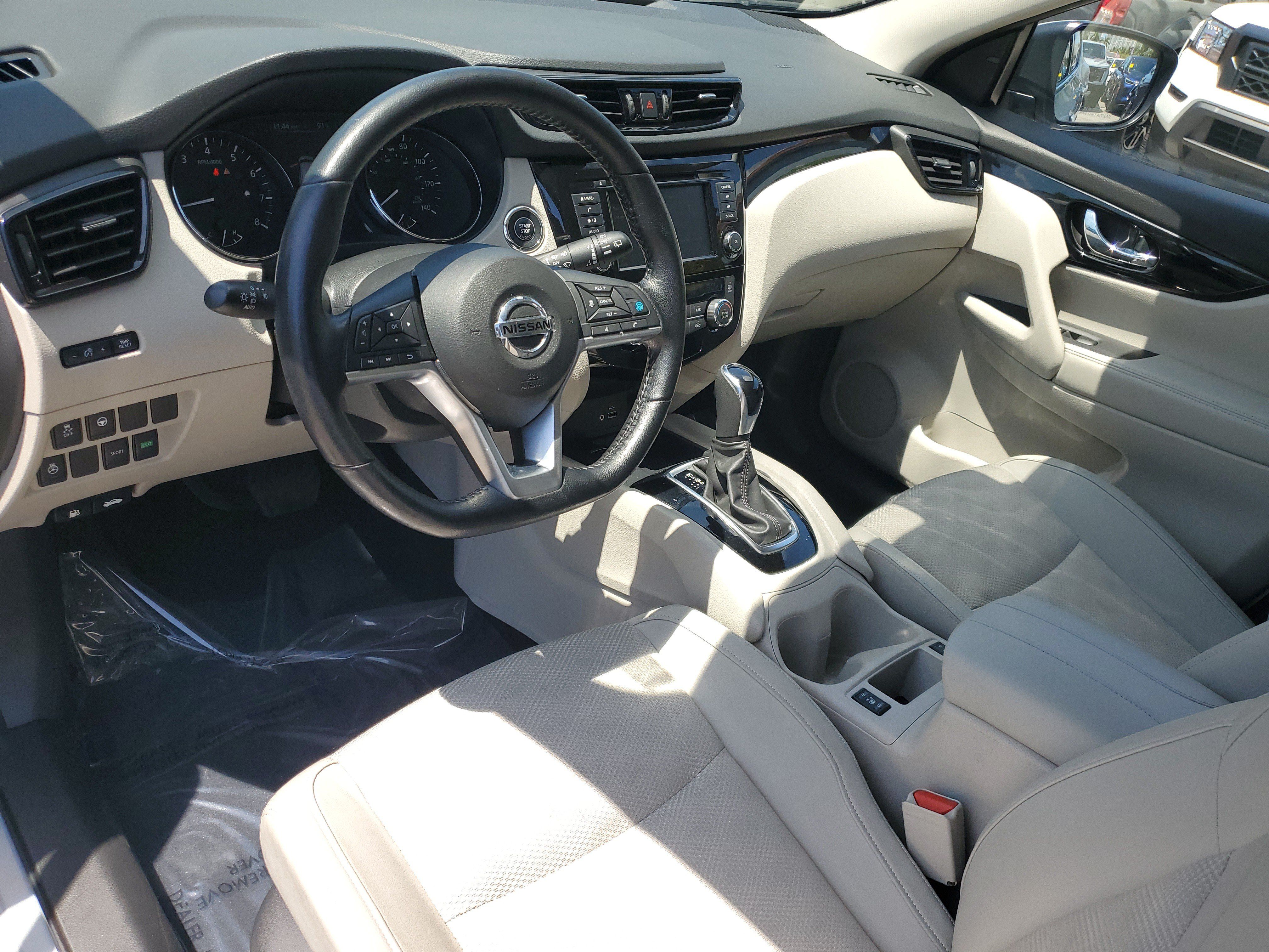 Certified 2022 Nissan Rogue Sport SV w/ Technology Package FWD image 7