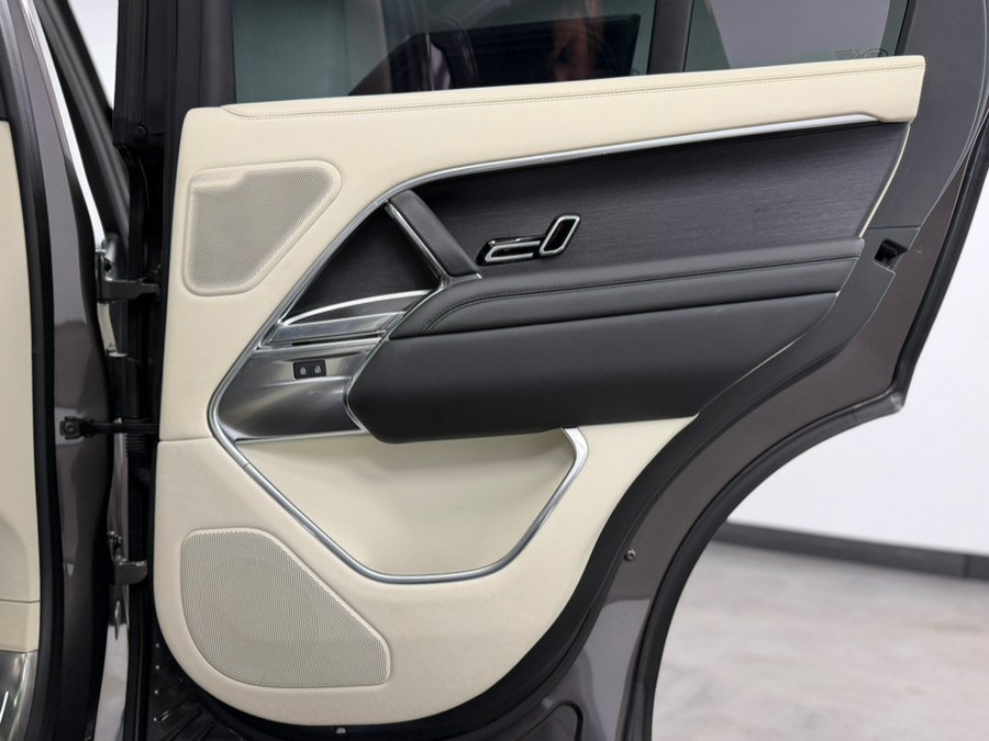 Used 2023 Land Rover Range Rover SE AWD/4WD image 37