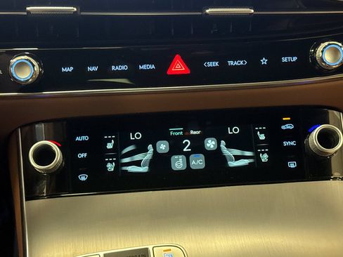 New 2026 Genesis GV70 2.5T Advanced w/ G1 Accessory Package AWD/4WD image 21