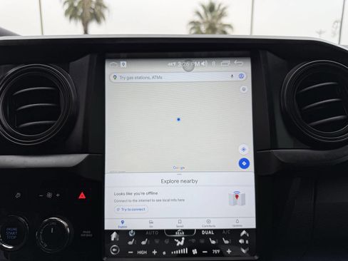 Used 2017 Toyota Tacoma TRD Sport image 17