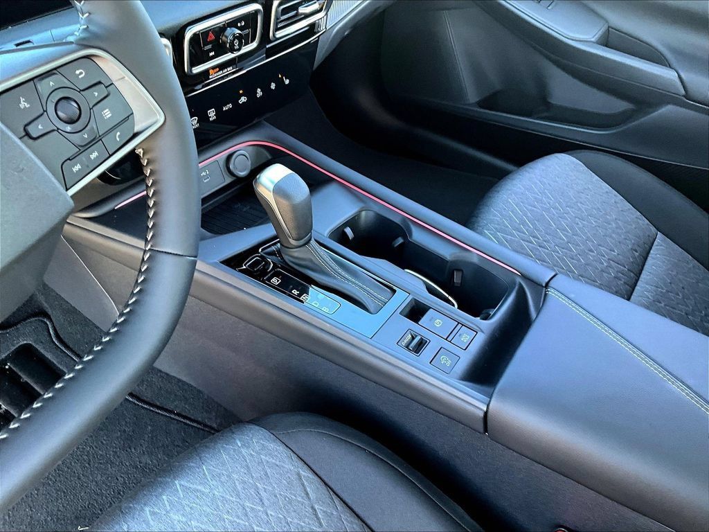 Used 2026 Nissan Sentra SV w/ SV Convenience Package FWD image 24