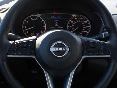 Used 2024 Nissan Altima 2.5 SV image 19