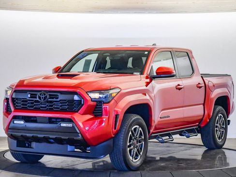 Used 2024 Toyota Tacoma TRD Sport w/ TRD Sport Upgrade Package image 1