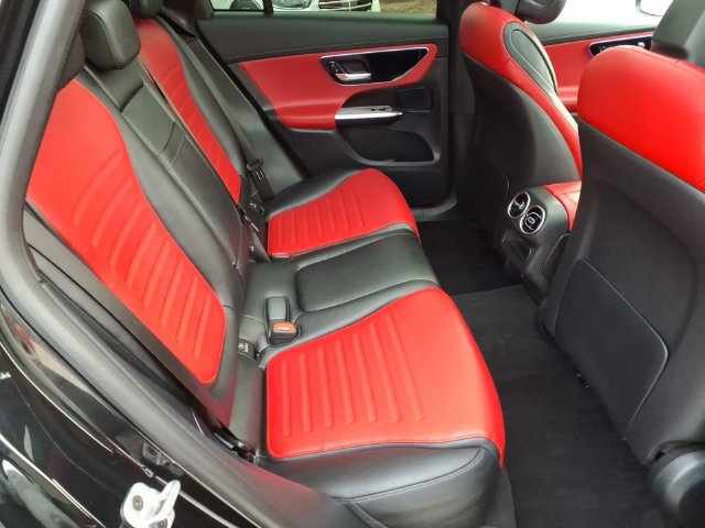 Used 2024 Mercedes-Benz GLC 43 AMG 4MATIC image 20