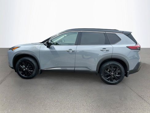 Used 2023 Nissan Rogue SV w/ SV Premium B Package FWD image 7