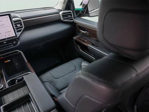 Used 2024 Toyota Tundra Limited w/ Power Package image 30