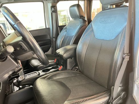Used 2016 Jeep Wrangler Unlimited Sahara image 20
