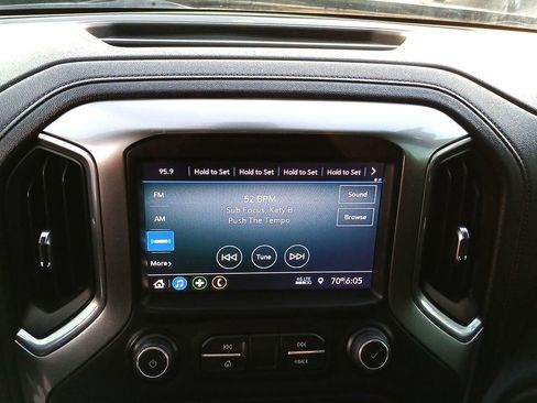 Used 2022 Chevrolet Silverado 1500 LT w/ Bed Protection Package image 13