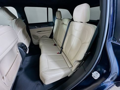 Used 2024 Jeep Grand Cherokee Limited RWD image 25