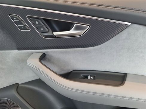 New 2026 Audi SQ7 Prestige image 18