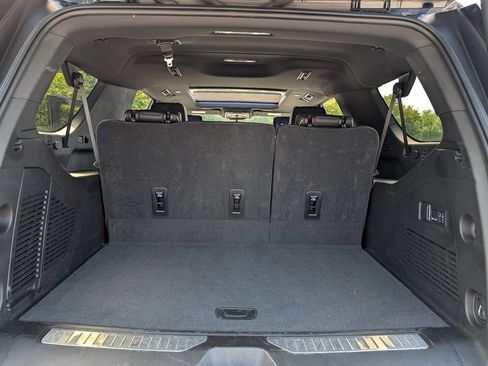 Used 2025 Chevrolet Suburban Premier AWD/4WD image 14