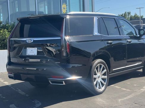 Certified 2024 Cadillac Escalade Premium Luxury Platinum AWD/4WD image 4