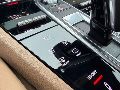 Used 2019 Porsche Cayenne S w/ Premium Plus Package image 44