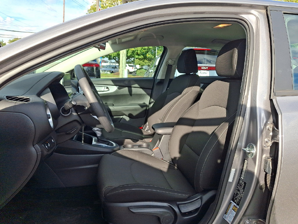 Certified 2023 Kia Forte LXS w/ LXS Technology Package FWD image 16