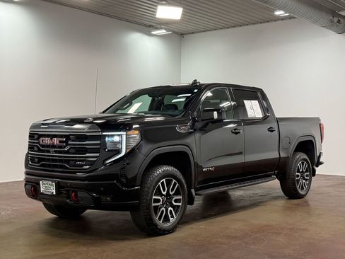 Used 2024 GMC Sierra 1500 AT4 w/ Technology Package AWD/4WD image 7