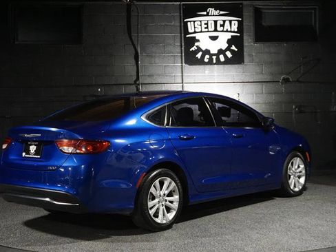 Used 2016 Chrysler 200 Limited image 6