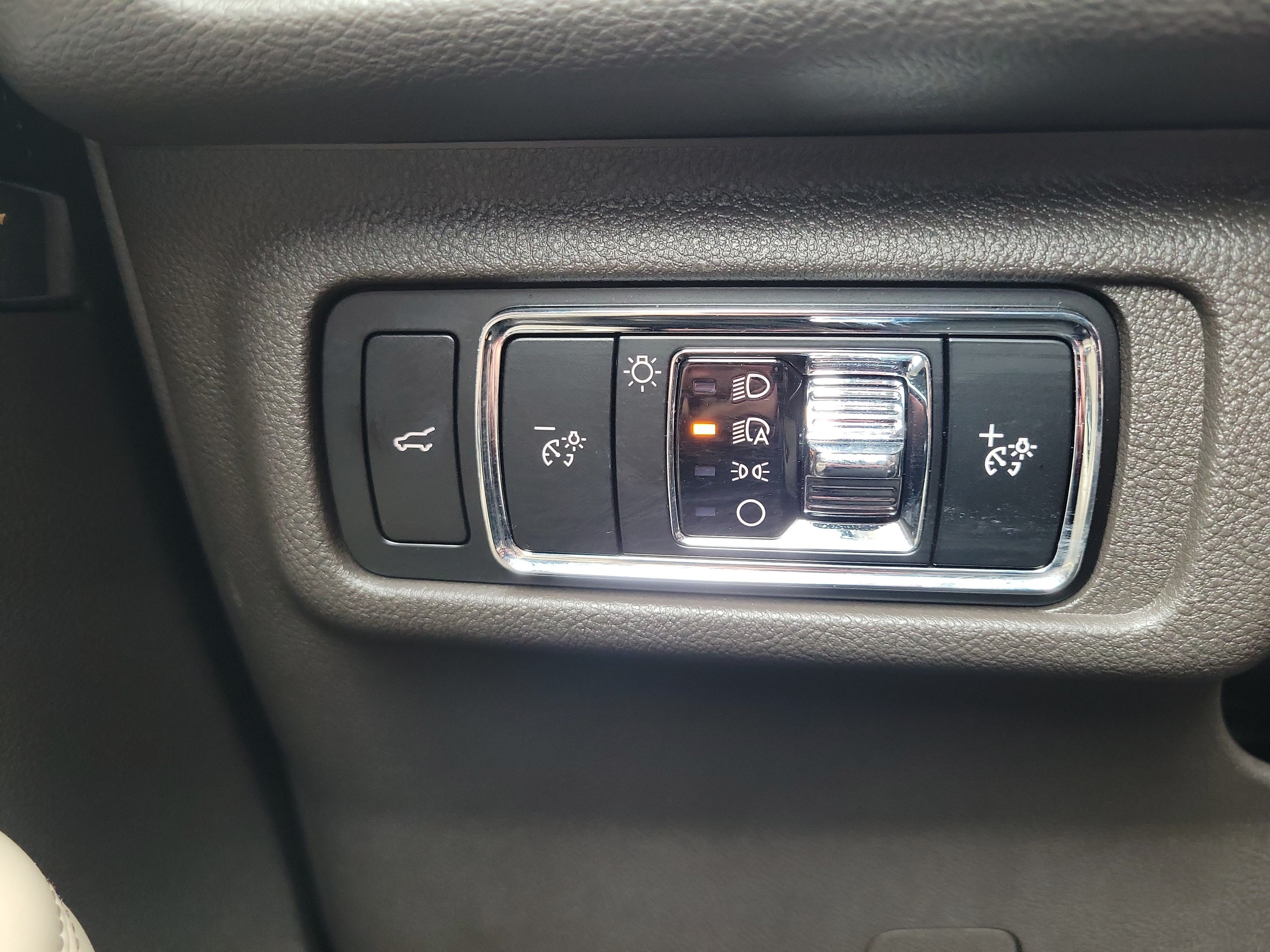 Used 2023 Lincoln Corsair Reserve w/ Equipment Group 201A FWD image 31