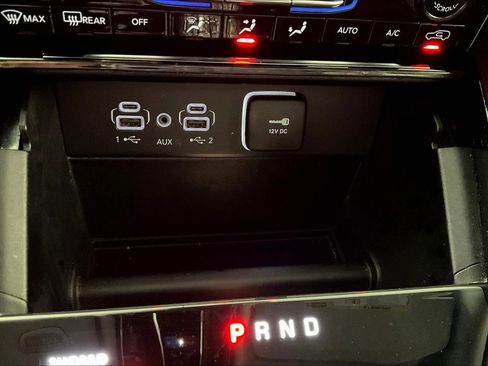 Used 2023 Jeep Grand Cherokee L Limited AWD/4WD image 16