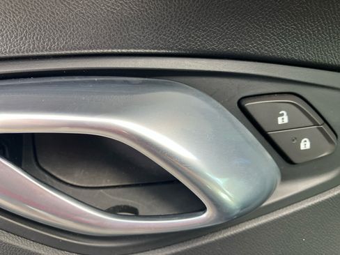Used 2020 Chevrolet Camaro LS RWD image 12