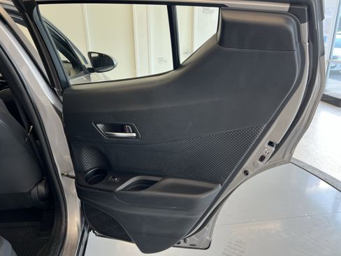 Used 2018 Toyota C-HR XLE image 33