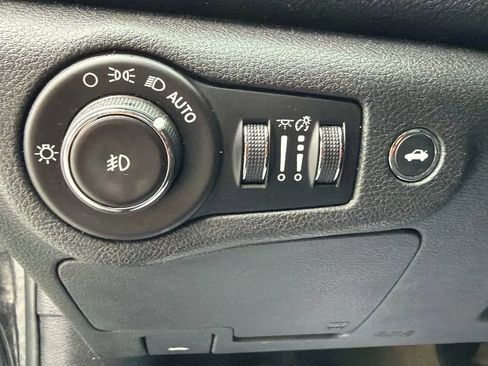 Used 2016 Chrysler 200 S image 16