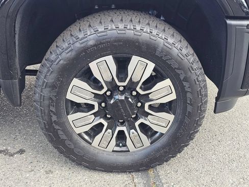 New 2026 GMC Sierra 3500 Denali w/ Denali Reserve Package AWD/4WD image 9