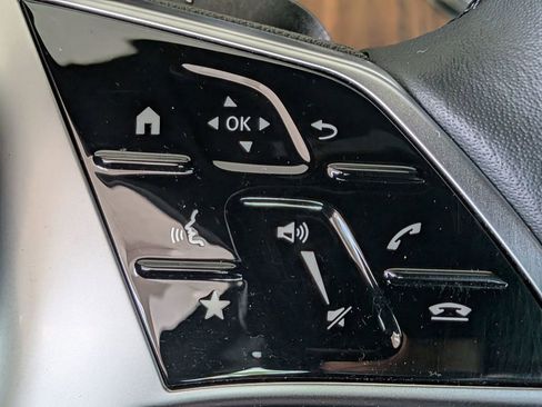 Used 2025 Mercedes-Benz C 300 Sedan image 26