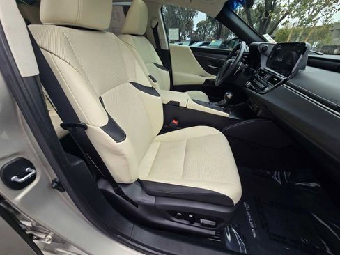 Used 2022 Lexus ES 300h w/ Premium Package image 11