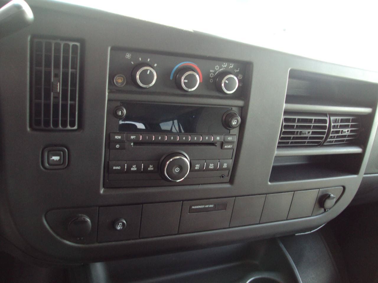 Used 2014 Chevrolet Express 1500 LT w/ LT Preferred Equipment Group AWD/4WD image 19