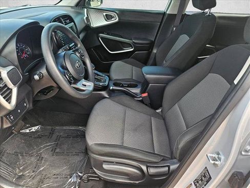 Used 2020 Kia Soul LX FWD image 15