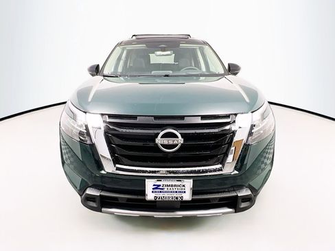 Used 2025 Nissan Pathfinder Platinum AWD/4WD image 2