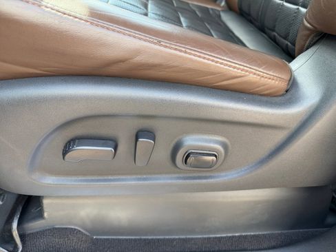 Used 2017 Nissan Titan Platinum Reserve AWD/4WD image 13