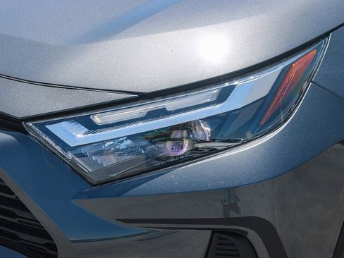 Used 2023 Toyota RAV4 LE AWD/4WD image 6