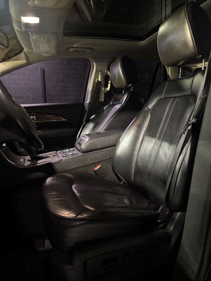 Used 2013 Lincoln MKX AWD image 5