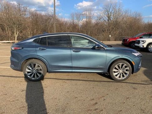New 2026 Buick Envista Avenir image 3
