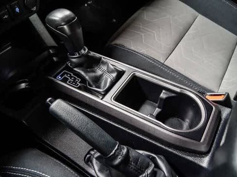 Certified 2022 Toyota Tacoma TRD Off-Road w/ Technology Package RWD image 22