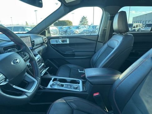 Used 2023 Ford Explorer ST-Line w/ Class IV Trailer Tow Package image 7