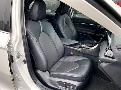 Used 2023 Toyota Camry XSE w/ Cold Weather Package image 7