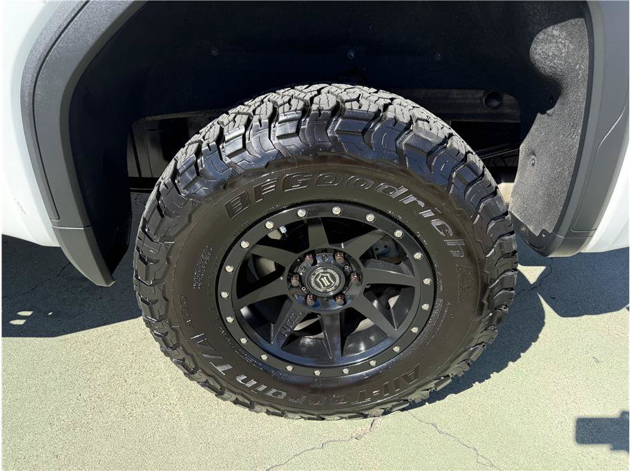 Used 2020 GMC Sierra 1500 AT4 w/ AT4 Premium Package AWD/4WD image 9
