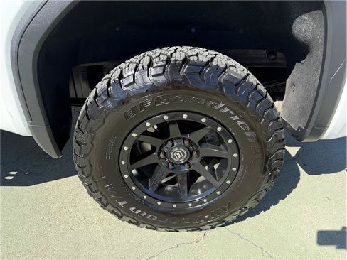 Used 2020 GMC Sierra 1500 AT4 w/ AT4 Premium Package AWD/4WD image 9