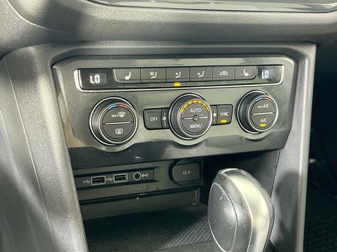 Used 2019 Volkswagen Tiguan SE w/ Panoramic Sunroof Package AWD/4WD image 15