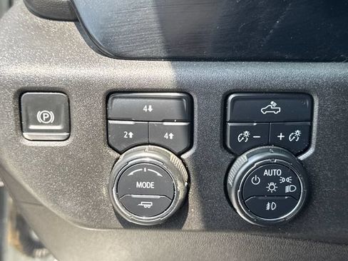 Used 2024 Chevrolet Silverado 2500 LT AWD/4WD image 24