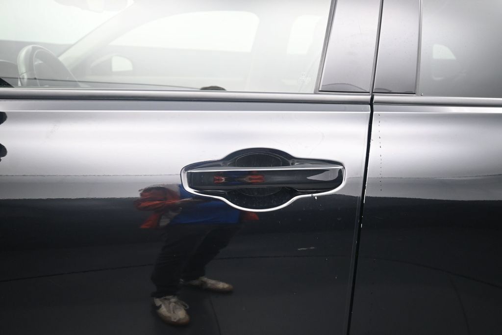 Used 2025 Honda HR-V EX-L image 14