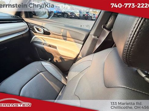 Used 2024 Jeep Compass Limited w/ Elite Group AWD/4WD image 11