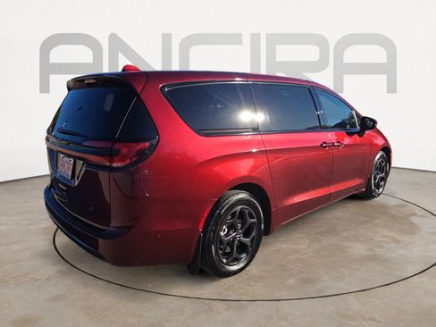 Certified 2022 Chrysler Pacifica Limited w/ Uconnect Theater Family Group image 10