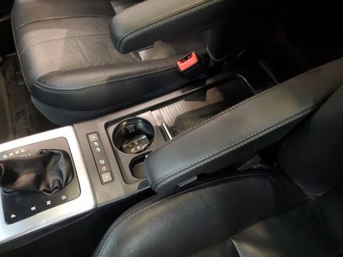 Used 2015 Land Rover LR2 AWD/4WD image 27