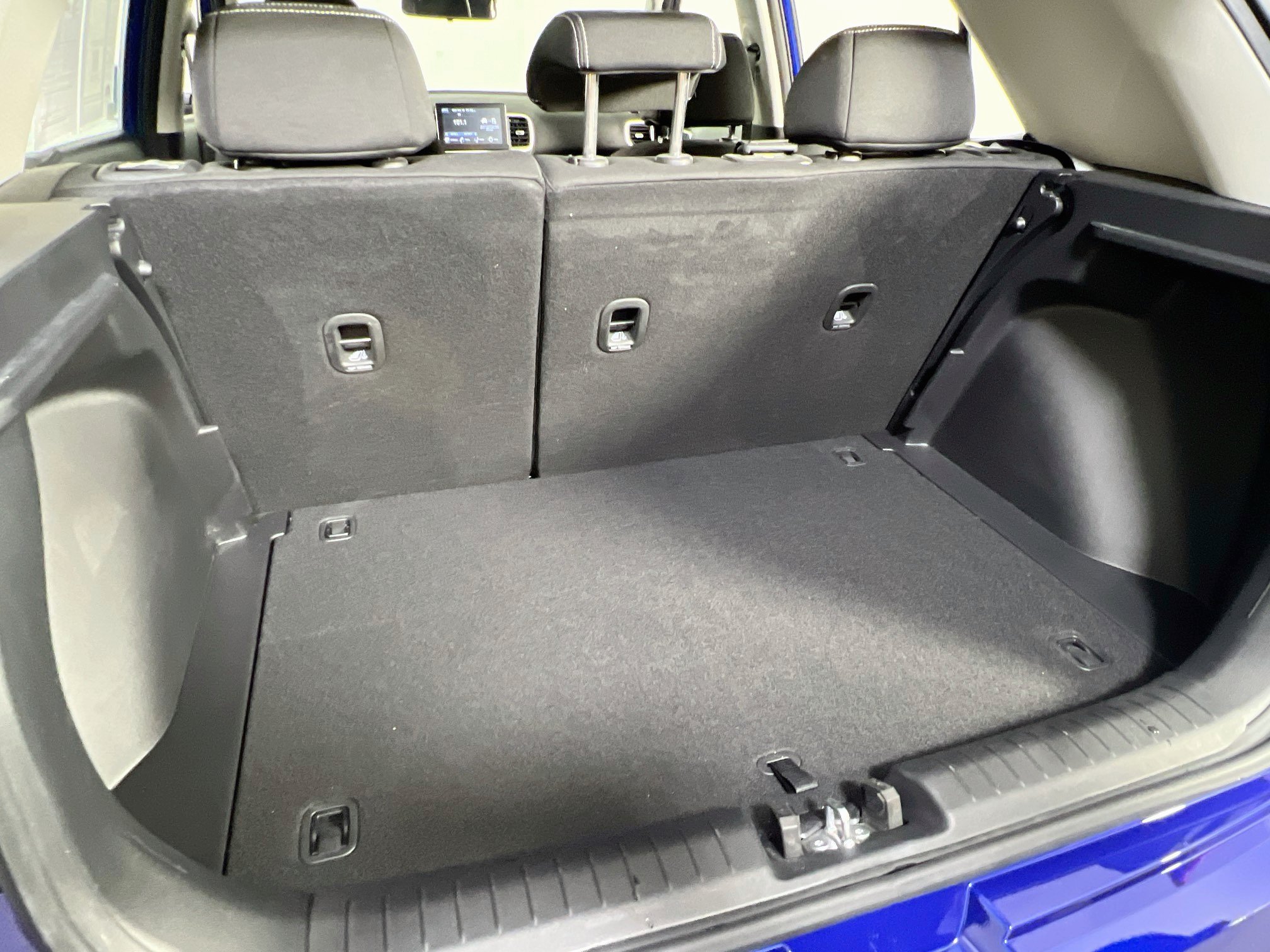 Used 2023 Hyundai Venue SEL FWD image 24