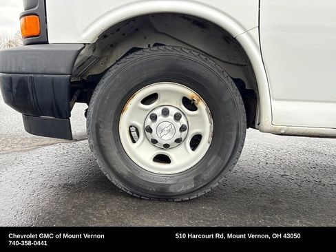 Used 2017 Chevrolet Express 2500 image 25
