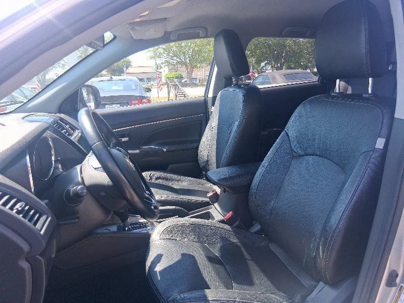 Used 2018 Mitsubishi Outlander Sport SEL FWD image 12