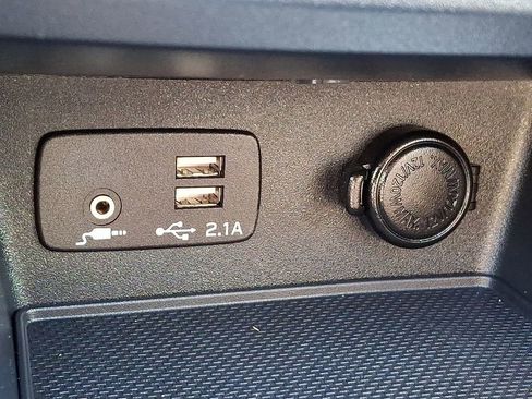 Used 2021 Subaru Forester Premium image 24